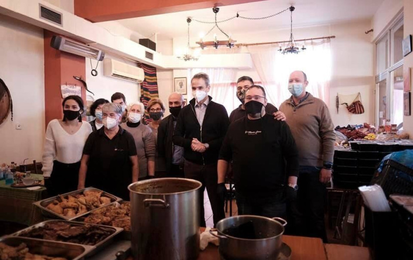 Πρώτη φορά πρωθυπουργός μού πλήρωσε λειτουργικά έξοδα, γράφει ο ιδιοκτήτης της ταβέρνας που επισκέφθηκε ο Κ. Μητσοτάκης (φωτ.)