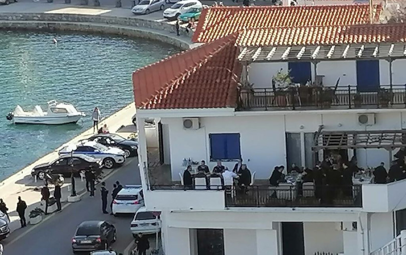 "Τηρήθηκαν όλα τα μέτρα" λέει ο βουλευτής της ΝΔ που έκανε το τραπέζι στον Μητσοτάκη 
