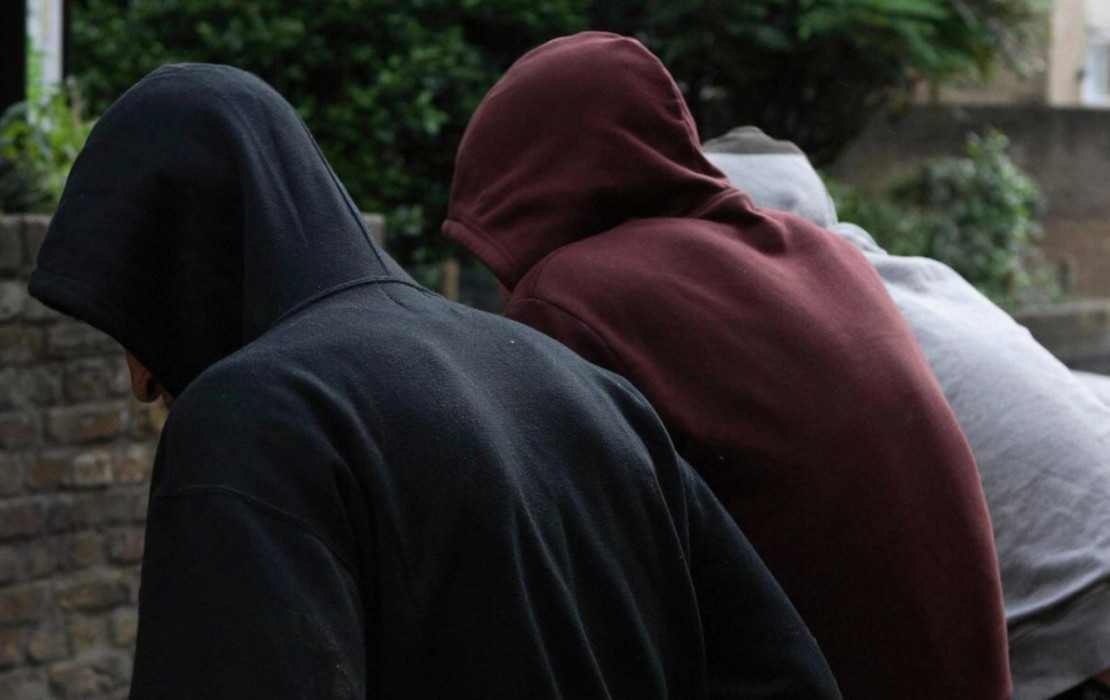 Θεσσαλονίκη: Ελεύθεροι ο 16χρονος και ο 17χρονος που συνελήφθησαν για επίθεση συμμαθητή τους στα Πεύκα