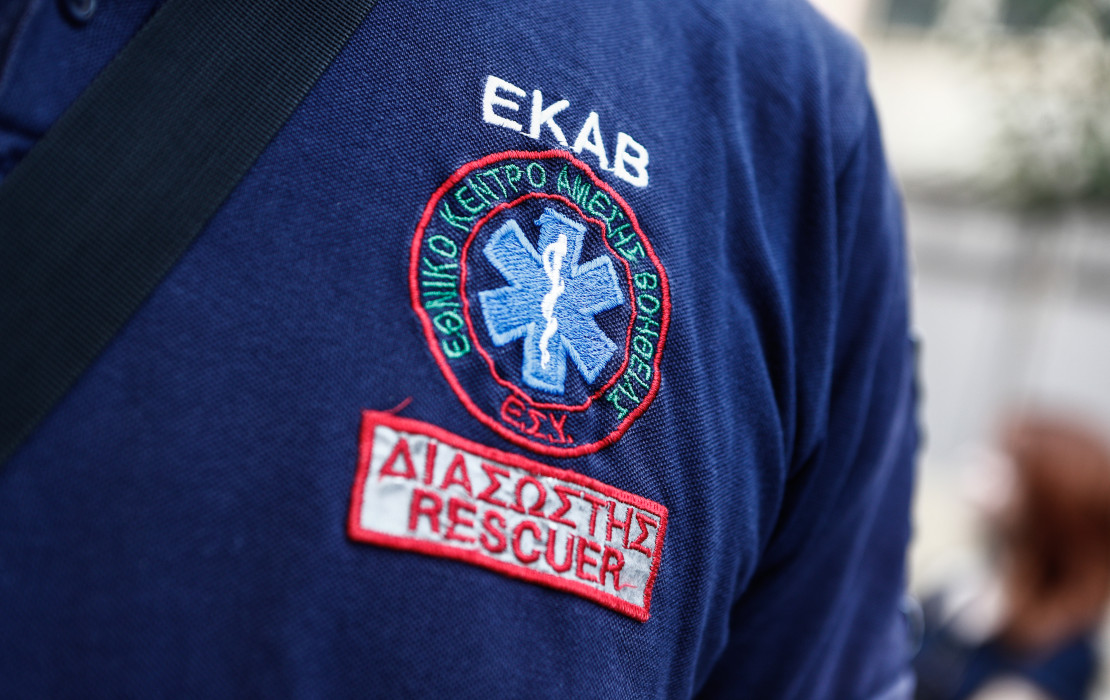 Θεσσαλονίκη: Ένας 18χρονος και μία 60χρονη σώθηκαν χάρη στην επέμβαση διασωστών και γιατρού του ΕΚΑΒ