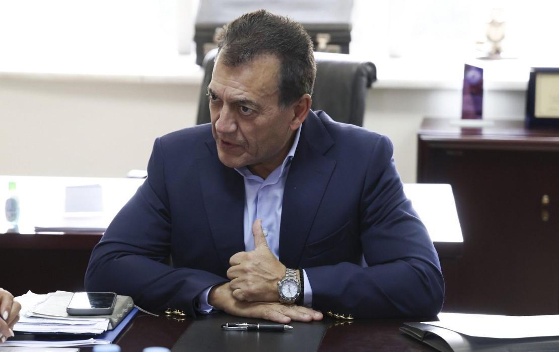 Βρούτσης: Ζήτησε άμεση προσφυγή στις κάλπες από την ΕΟΚ