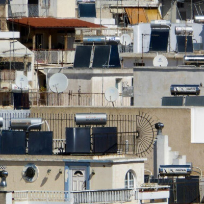 Έρχονται επιδοτήσεις για χιλιάδες αντλίες θερμότητας και θερμοσίφωνες - Οι τρεις παρεμβάσεις του ΥΠΕΝ