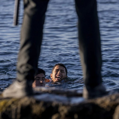 Ισπανία: Ο Σάντσεθ παραδέχθηκε ότι πολεμικά πλοία του Μαρόκου μπήκαν στα ισπανικά χωρικά ύδατα μετά το συμβάν στη Θέουτα