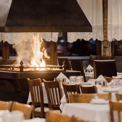 Στο εστιατόριο Διόνυσος στην Όρμα, μία ανάσα από τα Λουτρά της Αριδαίας