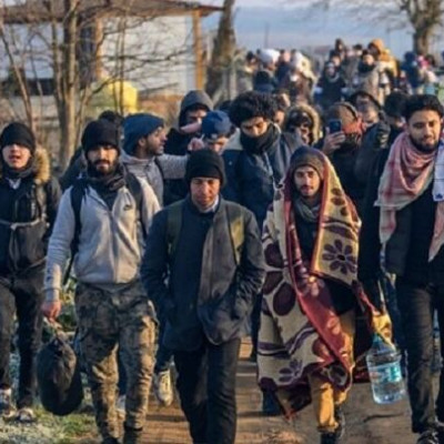 Στα 729 δισ. δολάρια εκτοξεύθηκαν τα εμβάσματα των μεταναστών παγκοσμίως το 2025