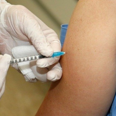Βρετανία: Εθελοντής έλαβε το πρώτο πειραματικό εμβόλιο για το στέλεχος Μπουντιμπούγκιο του Έμπολα