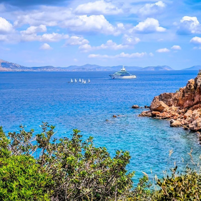 «Greecemaxxing»: Η νέα διαδικτυακή μόδα που αποθεώνει τον ελληνικό τρόπο ζωής