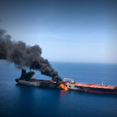 Στενά του Ορμούζ: Άγνωστο βλήμα χτύπησε δεξαμενόπλοιο