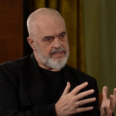 Ράμα για επεισόδια στην Αλβανία: «Μηδενική ανοχή στην άμυαλη συμμορία με τους μύες»