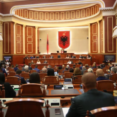 Αλβανία: Η Βουλή ενέκρινε δάνειο άνω των 300 εκατ. δολαρίων από τις ΗΠΑ για να εκσυγχρονιστεί ο στρατός