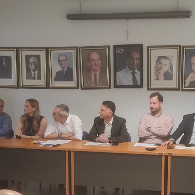 O άτυπος «γαλάζιος» γραμματέας