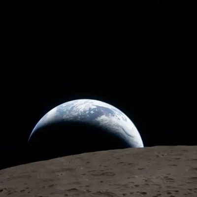 Artemis II: Η πρώτη φωτογραφία της Γης από την αθέατη πλευρά της Σελήνης