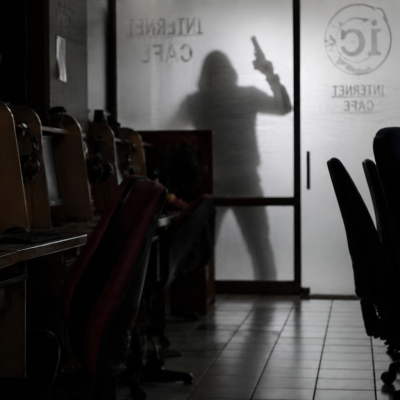 Θεσσαλονίκη: Συναγερμός σε ίντερνετ καφέ - 40χρονος έβγαλε πιστόλι και έψαχνε την πρώην σύντροφό του