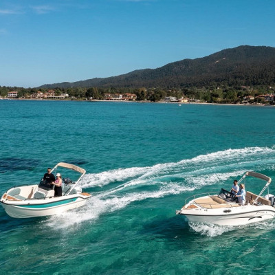 Ocean Boat Rental: Γίνε καπετάνιος για μια μέρα…στη μαγική Βουρβουρού