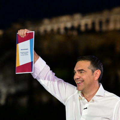 Ο Τσίπρας οργανώνει το... κόμμα του και ξεκινά περιοδείες
