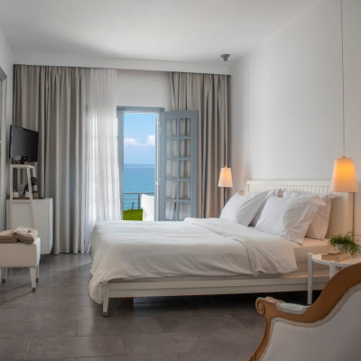 White Suites Resort: Ένα πολυτελές adults only καταφύγιο ηρεμίας στην καρδιά της Αφύτου