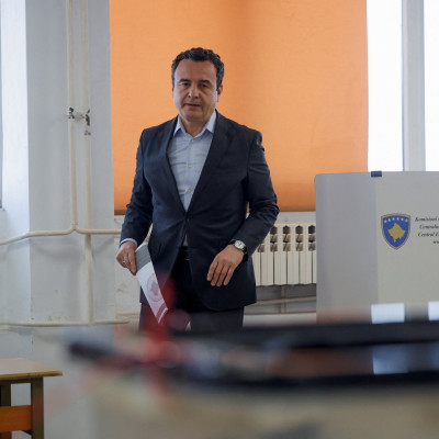 Κόσοβο: Την πρωτιά στις βουλευτικές εκλογές πήρε το κίνημα του Άλμπιν Κούρτι με 42,3%