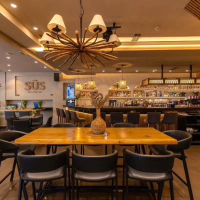 SŪS not a secret bar: Το αγαπημένο all day στέκι στην πλατεία του Ευόσμου με το ξεχωριστό vibe