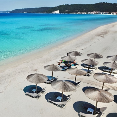 Akropolis Beach Bar: Εκεί που η θάλασσα συναντά τις αυθεντικές γεύσεις