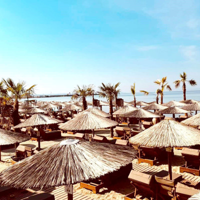 Diamond Premium Beach Club: Το «διαμάντι» της Χαλκιδικής που επαναπροσδιορίζει την εμπειρία των beach bar
