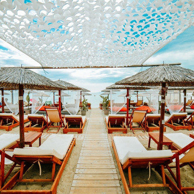 Medusa Seaside Bar: Η νέα καλοκαιρινή εμπειρία στη Βεργιά Χαλκιδικής