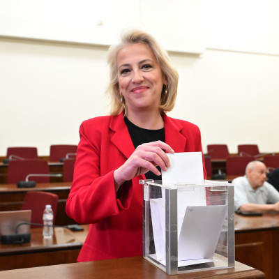 Γιατί η Δούρου διευκόλυνε την Κασιμάτη
