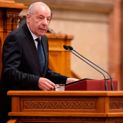 Ουγγαρία: Ο πρόεδρος Σούλιοκ υπέγραψε τη συνταγματική μεταρρύθμιση με την οποία τερματίζεται η θητεία του