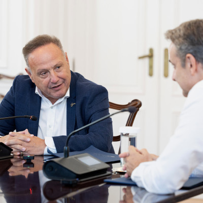Καλό κλίμα και χωρίς γραβάτες...