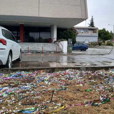 Η αποφοίτηση και τα…αποκριάτικα πάρτι