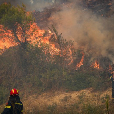 Υψηλός κίνδυνος πυρκαγιάς σε Αττική και άλλες 19 περιοχές - Επί ποδός ο κρατικός μηχανισμός