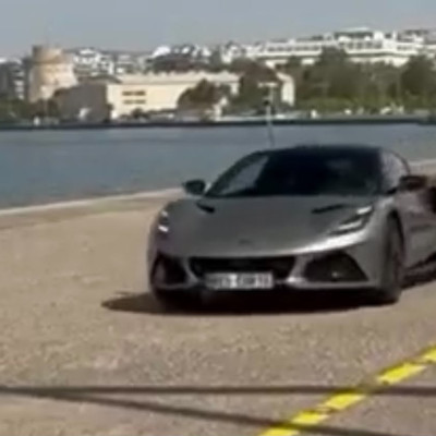 Έκαναν τη Νέα Παραλία... πίστα αγώνων (βίντεο)