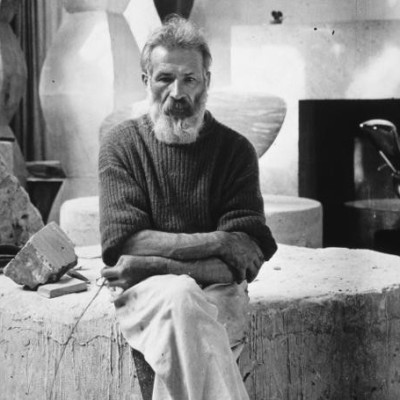 Κωνσταντίν Μπρανκούσι: Μεγάλη έκθεση για τα 150 χρόνια από τη γέννηση του κορυφαίου γλύπτη στο Δημαρχείο Θεσσαλονίκης