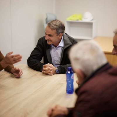 Συνάντηση Μητσοτάκη με αγρότες στη Λάρισα: Από 1η Νοεμβρίου το αφορολόγητο πετρέλαιο
