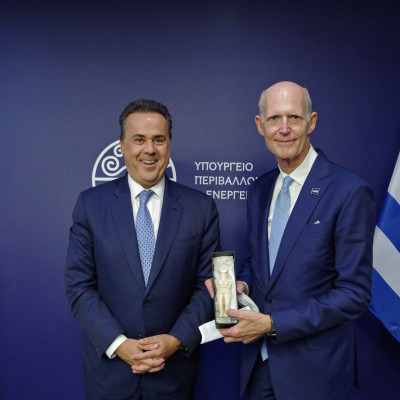 Στ. Παπασταύρου: Συνάντηση στο ΥΠΕΝ με τον Αμερικανό γερουσιαστή Ρικ Σκοτ και τον διπλωμάτη Τζόσουα Χακ