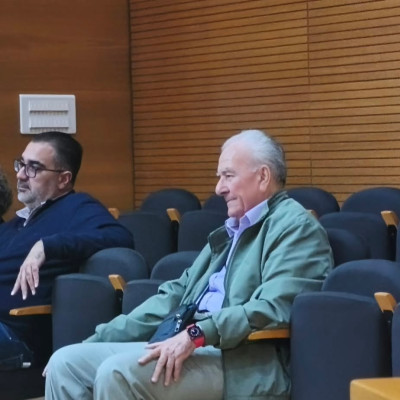 Επιστροφή στα έδρανα