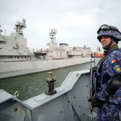 NATO: Ενισχύει τις δυνάμεις του στη Μαύρη Θάλασσα μετά τα φονικά χτυπήματα σε πλοία