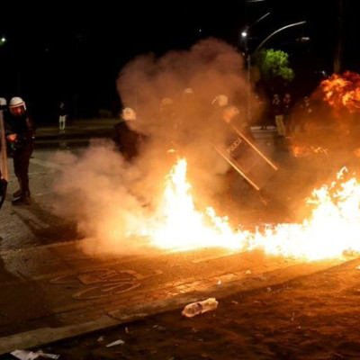 Αλβανία: Πεδίο μάχης το κέντρο των Τιράνων - Αναφορές για τουλάχιστον οκτώ τραυματίες (βίντεο)
