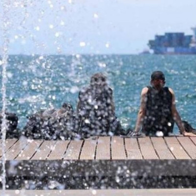 Κύμα καύσωνα σαρώνει τη χώρα: Καταγράφηκε το πρώτο 40άρι για φέτος
