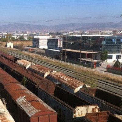 Η Δυτική Θεσσαλονίκη «ανακουφίζεται» από τα εγκαταλελειμμένα βαγόνια
