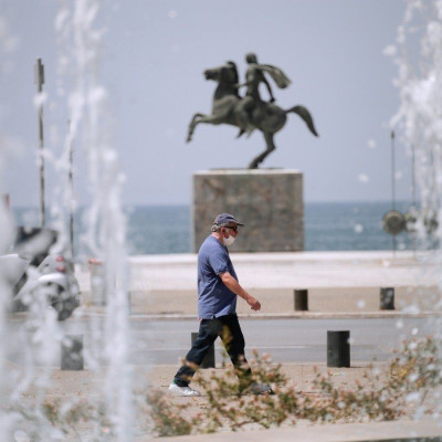Καιρός: Ανεβαίνει κι άλλο η θερμοκρασία σήμερα - Έως 39 βαθμούς ο υδράργυρος